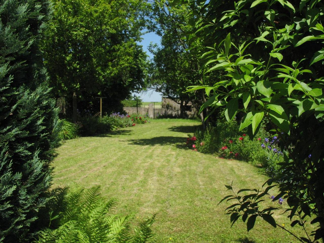 Les Jardins De La Grange Bed & Breakfast Rezonville Luaran gambar
